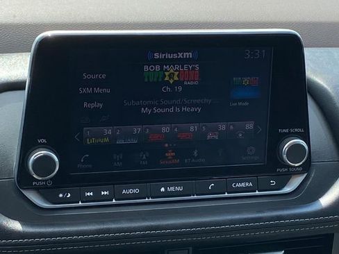 Used 2023 Nissan Rogue SV image 9