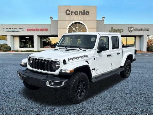 Used 2025 Jeep Gladiator Sport AWD/4WD image 7