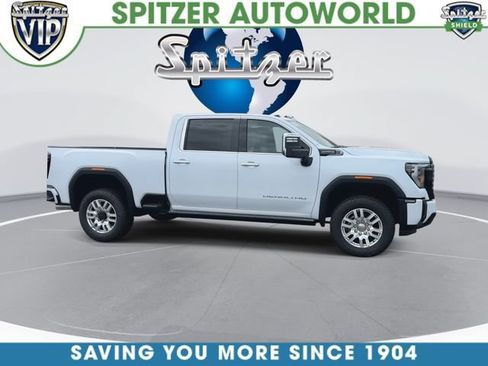 New 2026 GMC Sierra 3500 Denali Ultimate w/ LPO, Black Badging Package AWD/4WD image 2
