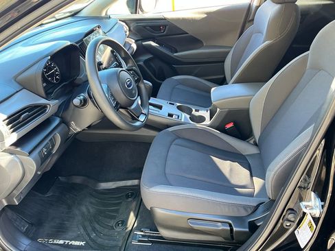 Used 2025 Subaru Crosstrek 2.5i Premium image 9