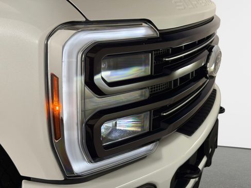 Used 2025 Ford F250 Platinum AWD/4WD image 9