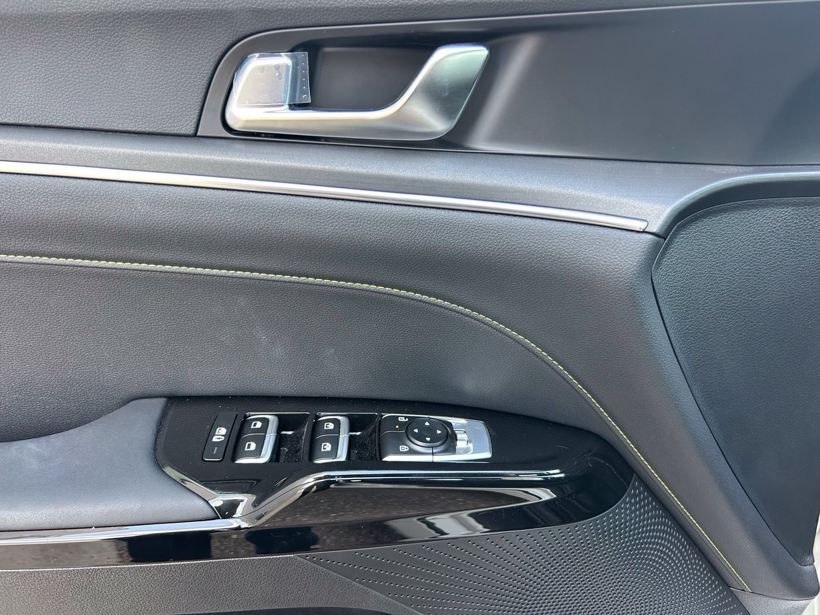 New 2025 Kia K5 GT FWD image 11