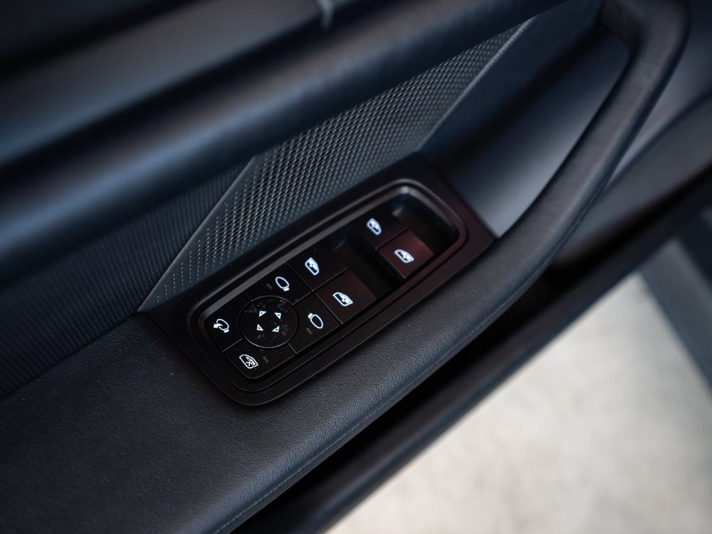 Certified 2022 Porsche Taycan RWD image 22