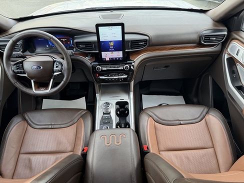Used 2023 Ford Explorer King Ranch w/ Technology Package image 54