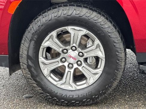 Used 2023 GMC Yukon XL SLE w/ Gmc Pro Safety Plus Package image 46