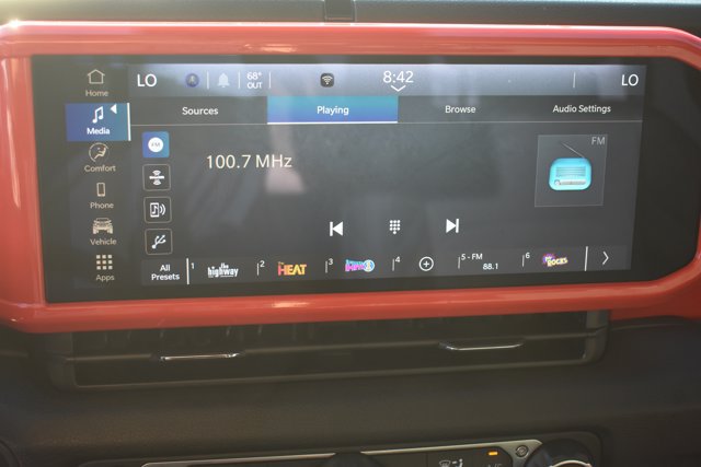 Used 2024 Jeep Gladiator Sport AWD/4WD image 23