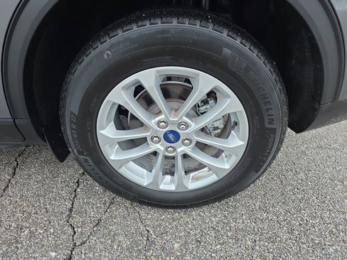 Used 2022 Ford Escape SE w/ Cold Weather Package image 11