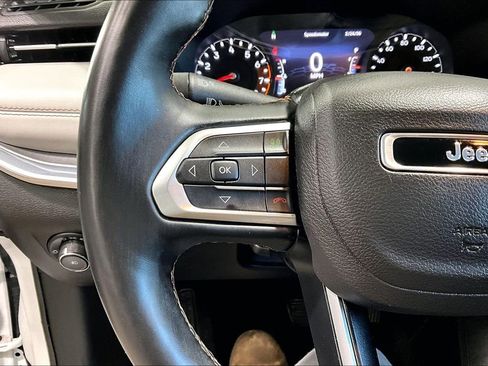 Used 2022 Jeep Compass Limited image 17