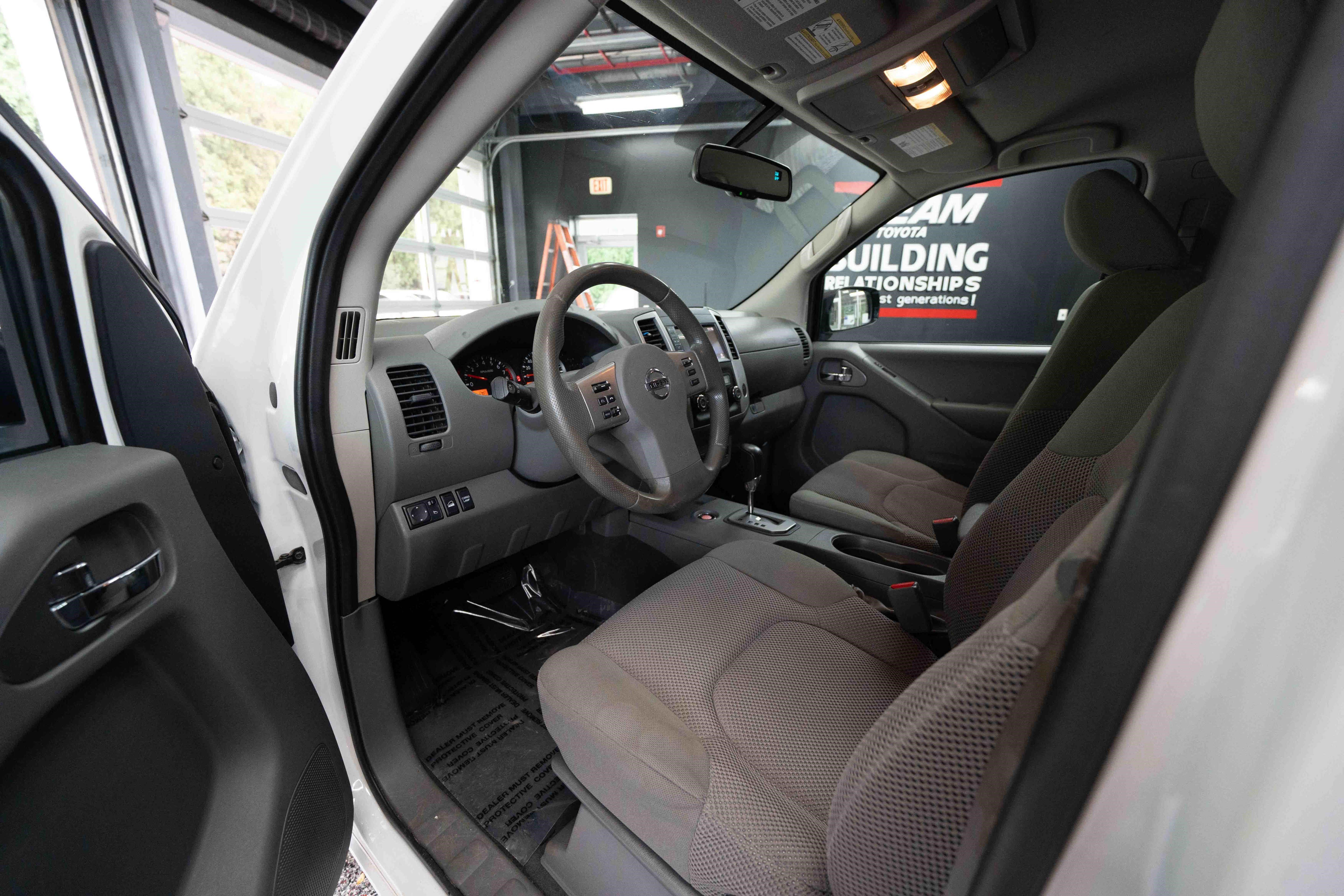 Used 2020 Nissan Frontier SV AWD/4WD image 8