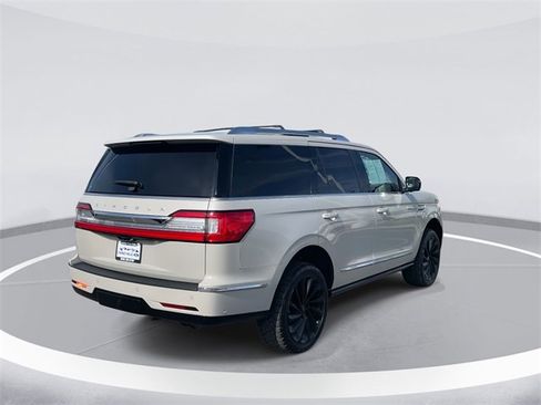 Used 2021 Lincoln Navigator Reserve image 4