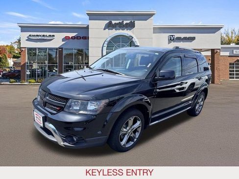 Certified 2017 Dodge Journey Crossroad AWD/4WD image 4