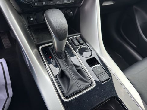 Used 2022 Mitsubishi Eclipse Cross SEL image 16