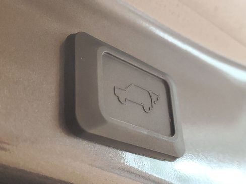 Certified 2023 Toyota RAV4 XLE w/ Convenience Package image 9