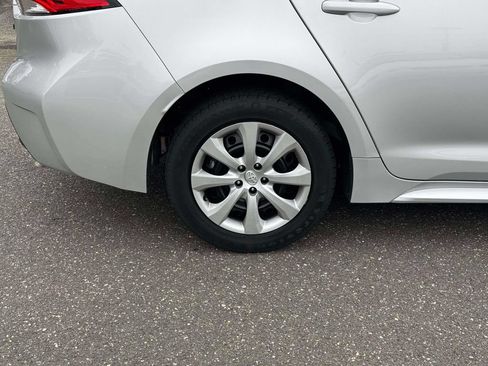 Used 2025 Toyota Corolla LE FWD image 10
