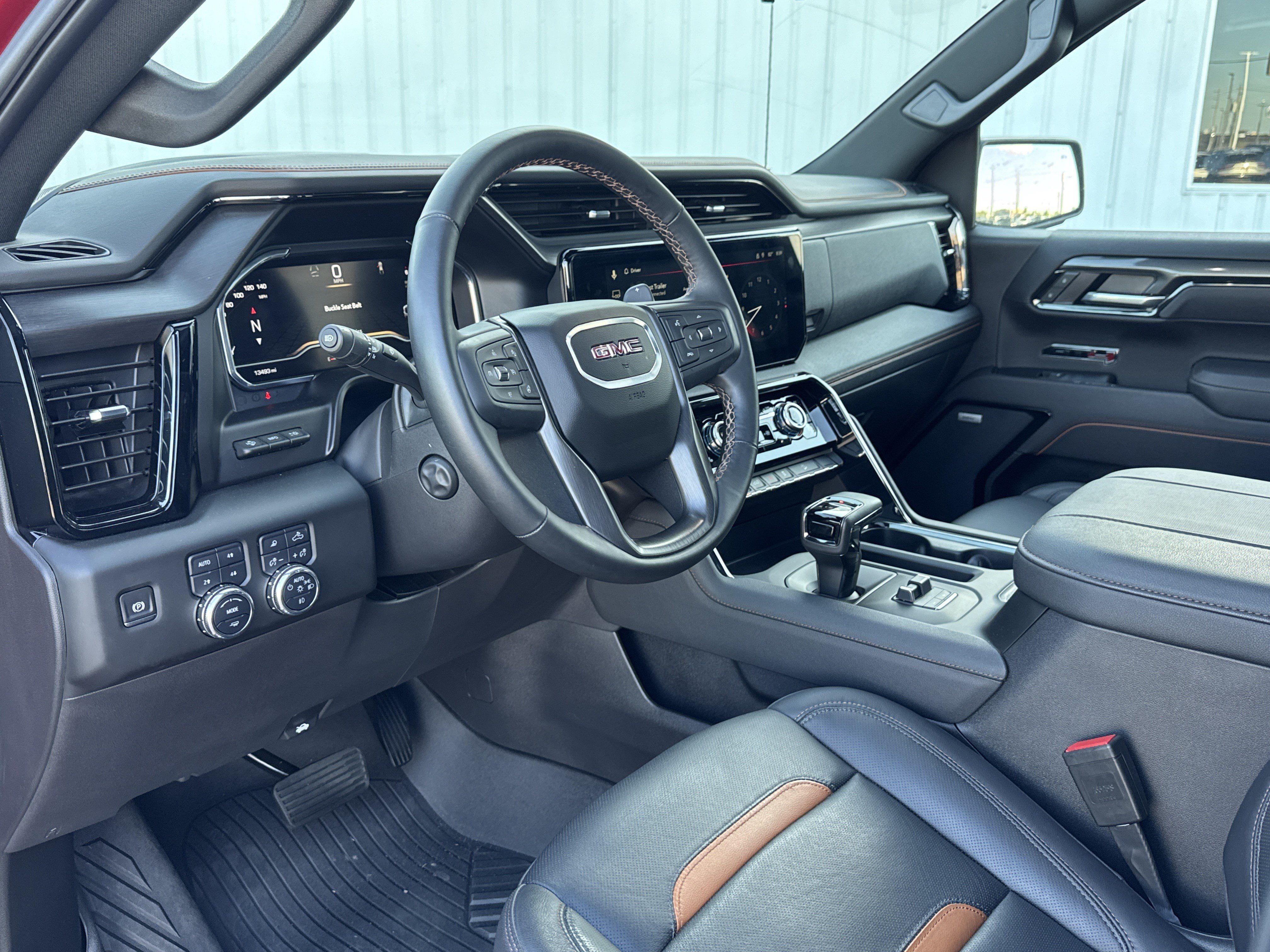 Used 2025 GMC Sierra 1500 AT4 w/ AT4 Premium Package AWD/4WD image 5