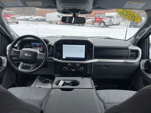 Certified 2022 Ford F150 XLT w/ Equipment Group 302A High image 18