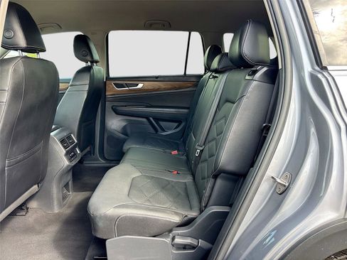 Used 2025 Volkswagen Atlas SE FWD image 23