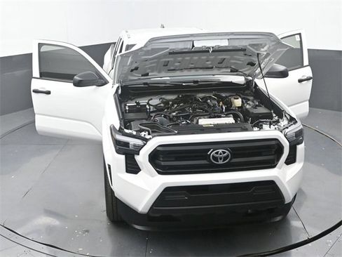 Used 2024 Toyota Tacoma SR image 33