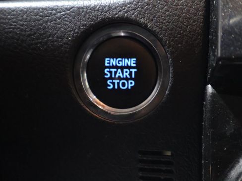 Used 2021 Toyota 4Runner TRD Off-Road Premium w/ Moonroof Package AWD/4WD image 27