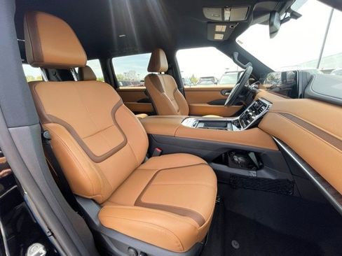 New 2025 Nissan Armada SL w/ Convenience Package image 21