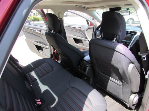 Used 2014 Ford Fusion SE FWD image 28