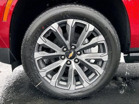 New 2026 Chevrolet Suburban High Country image 12