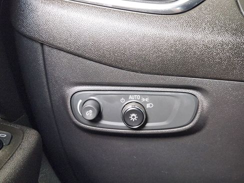 Used 2024 Chevrolet Equinox LT FWD image 23