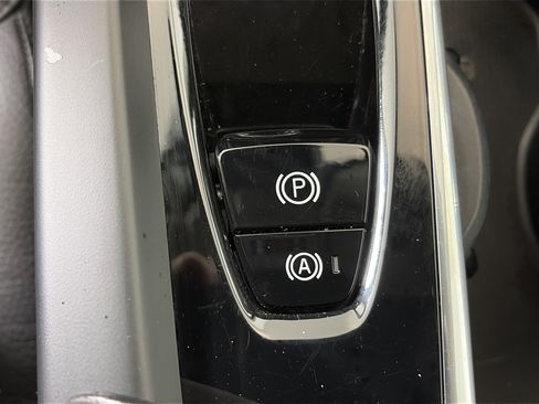 Used 2024 Volvo XC60 B5 Plus image 27