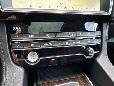 Certified 2020 Jaguar F-PACE Prestige AWD/4WD image 26