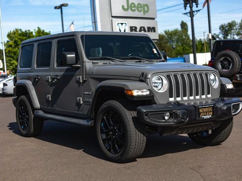 Used 2021 Jeep Wrangler Unlimited Sahara AWD/4WD image 7