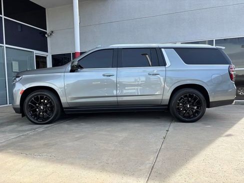 Used 2023 Chevrolet Suburban High Country image 6