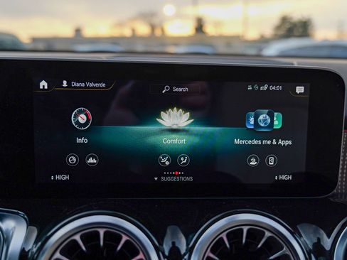 Used 2021 Mercedes-Benz GLB 250 4MATIC image 45