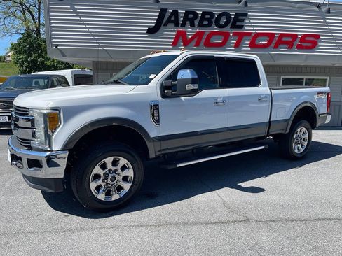 Used 2017 Ford F250 Lariat w/ Lariat Ultimate Package image 3