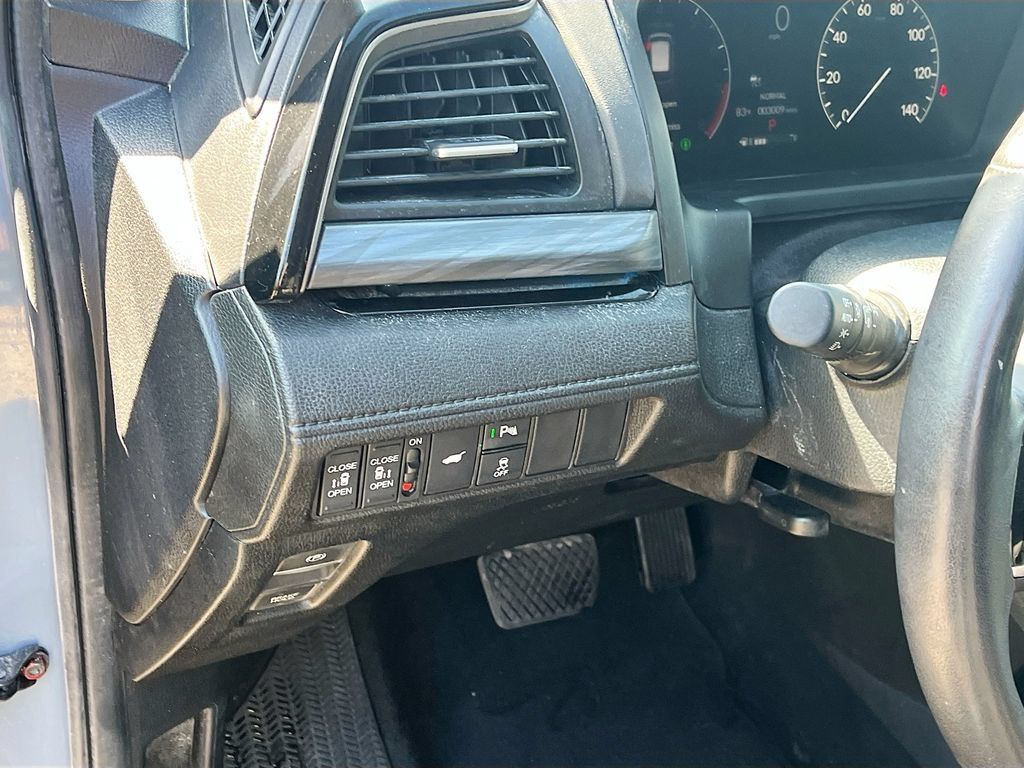 Used 2025 Honda Odyssey Elite image 10