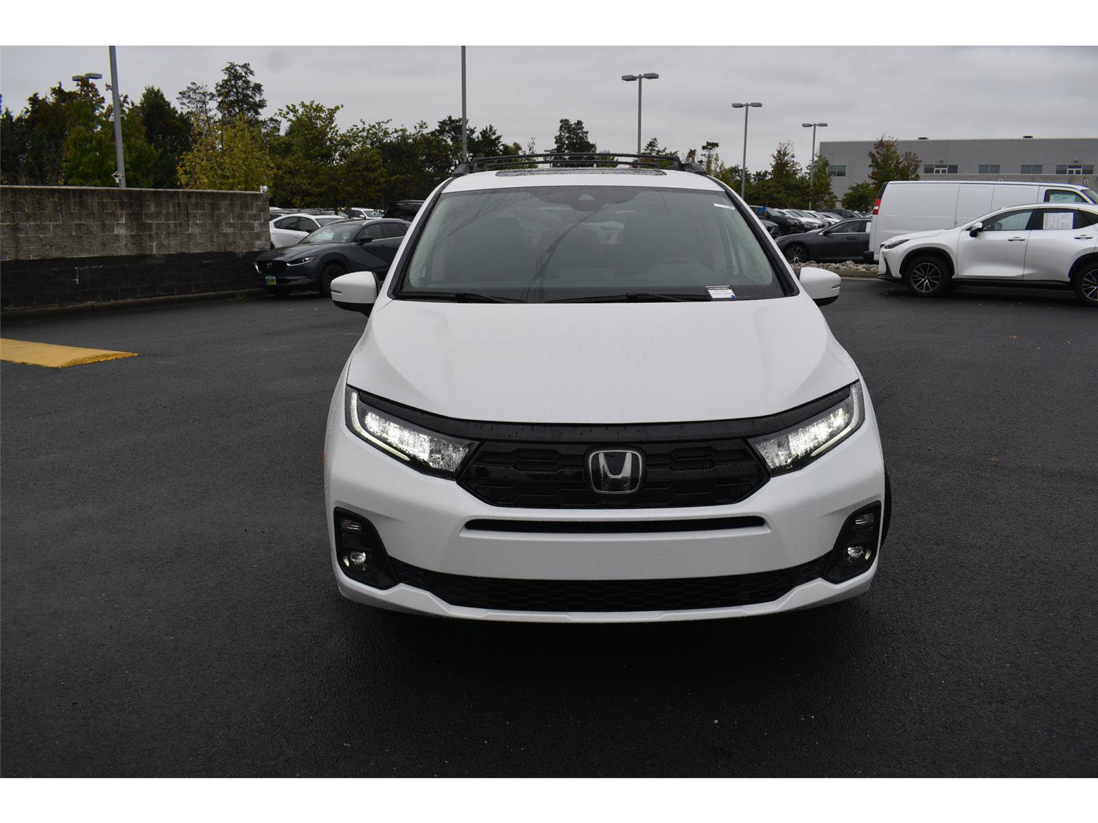 New 2027 Honda Odyssey Touring image 2