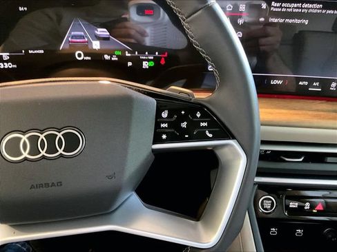 Certified 2025 Audi Q5 Premium w/ Convenience Package AWD/4WD image 16