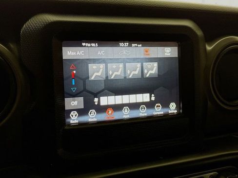 Used 2022 Jeep Gladiator Willys image 15