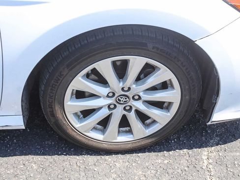 Used 2018 Toyota Camry LE FWD image 12