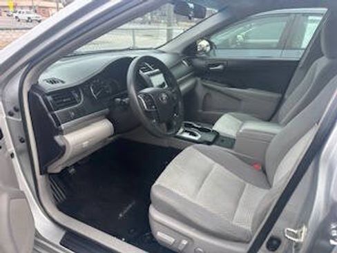 Used 2014 Toyota Camry LE image 2