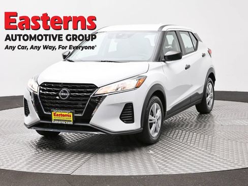 Used 2023 Nissan Kicks S FWD image 1