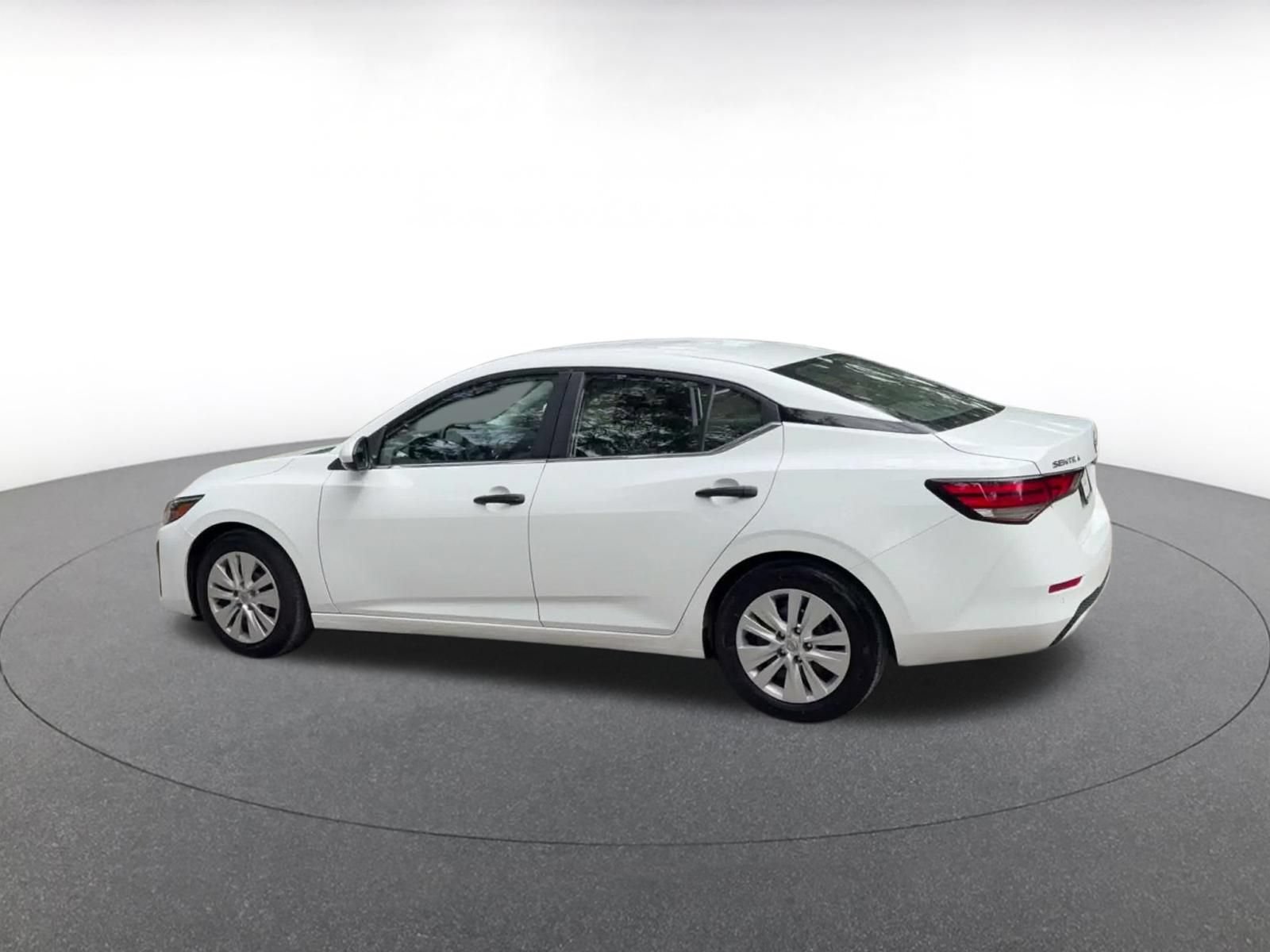 Used 2025 Nissan Sentra S FWD image 9