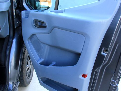 Used 2018 Ford Transit 350 XLT image 16