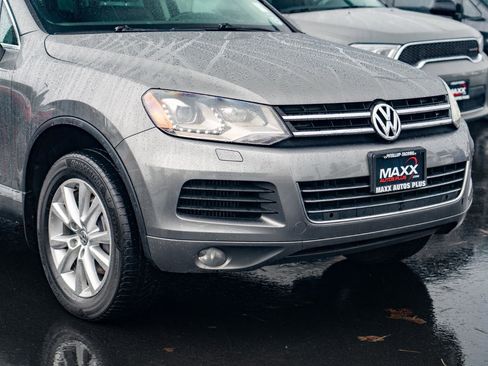 Used 2014 Volkswagen Touareg Sport AWD/4WD image 7