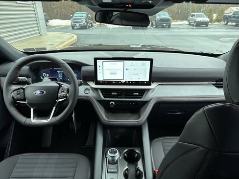New 2026 Ford Explorer ST-Line image 3