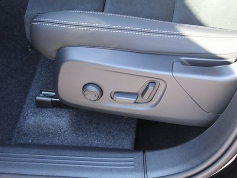 New 2026 Volvo XC40 B5 Ultra w/ Climate Package image 13