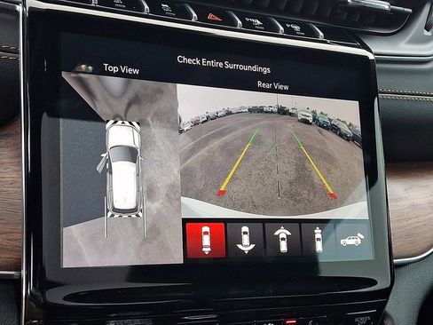 Used 2023 Jeep Grand Cherokee Summit w/ Luxury Tech Group V image 25