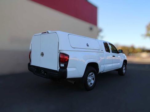 Used 2020 Toyota Tacoma SR image 4