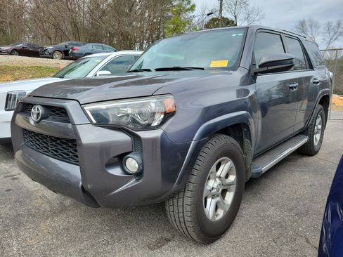 Used 2018 Toyota 4Runner SR5 Premium image 3