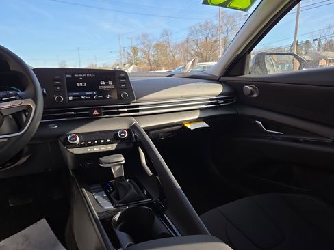 New 2026 Hyundai Elantra Blue image 22