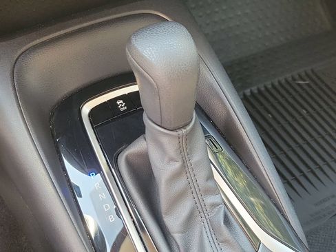 Used 2024 Toyota Corolla LE FWD image 27